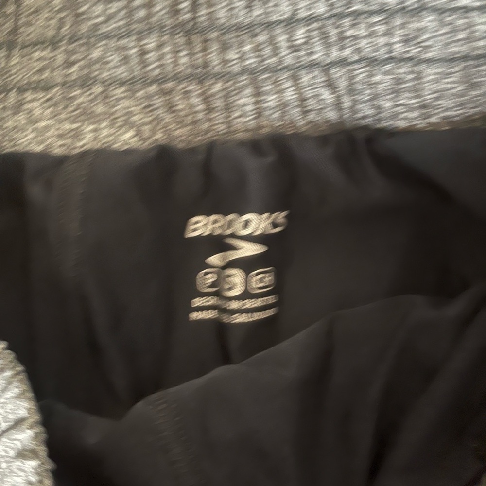 Brooks Rep 3” 2in1 Running Shorts Size Small - Picture 4 of 5